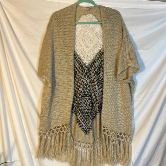 Blue Pepper Vintage Crochet poncho/cardigan Size L - Picture 3 of 9